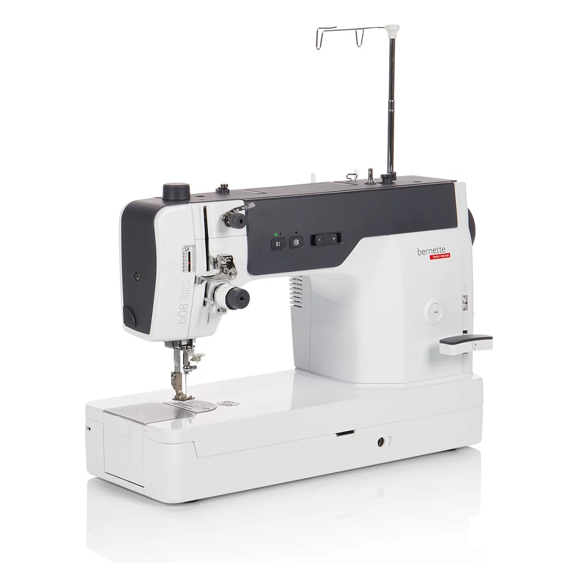 Швейная машина Bernette b05 Academy