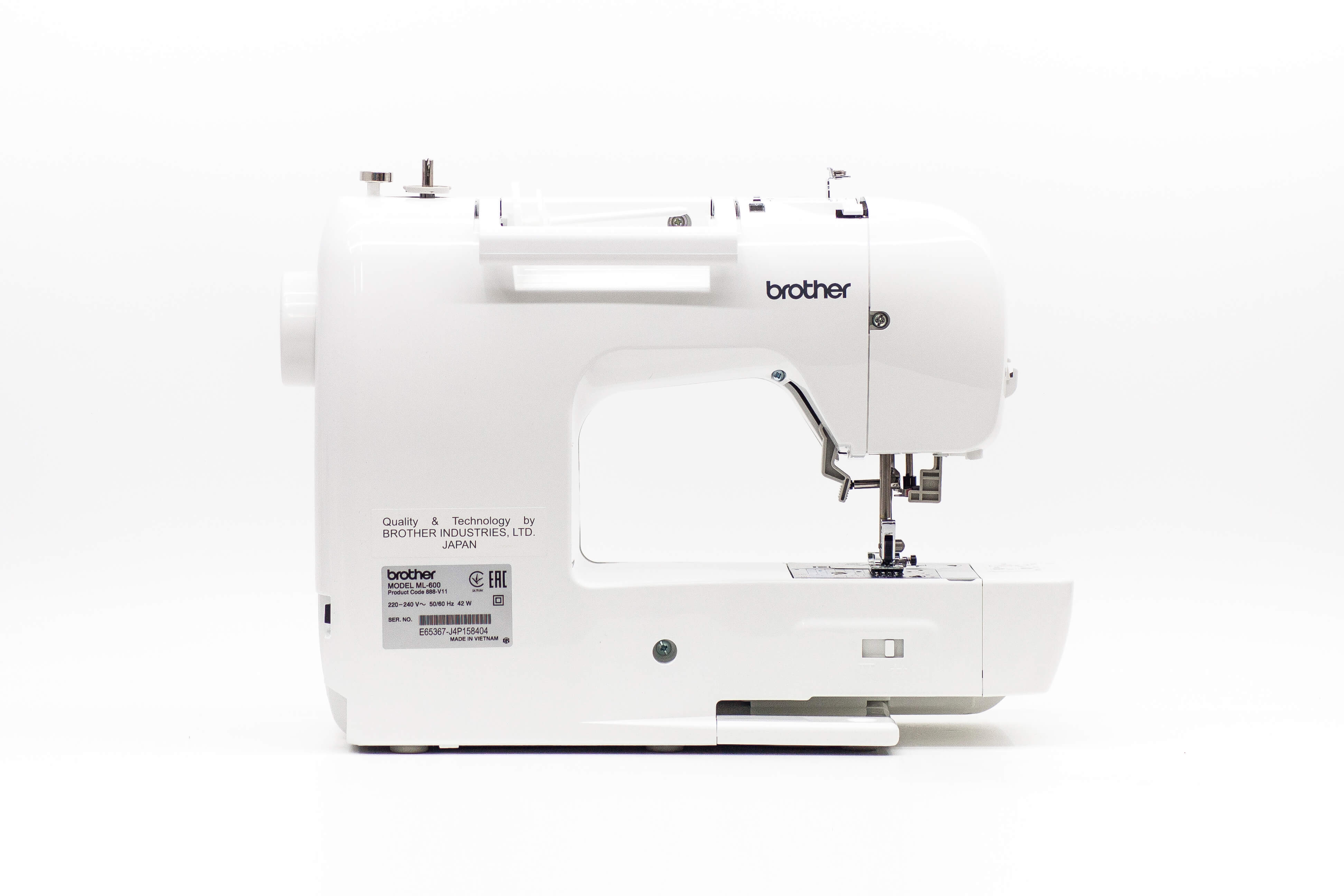 Бытовая швейная машина Brother ML600, Япония