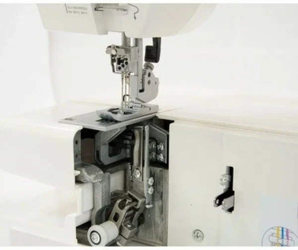 Распошивальная машина Janome Cover Pro 7000 , Япония